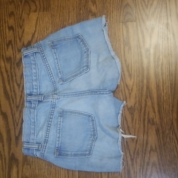 Demin Old Navy Shorts - Picture 2 of 2